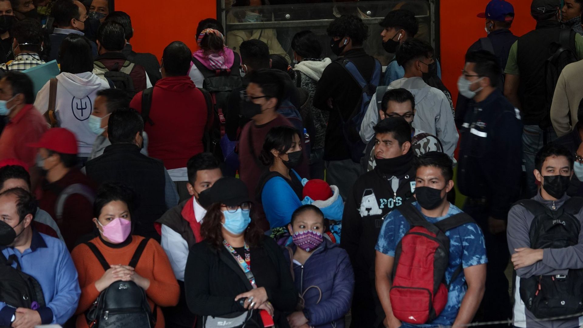 Reportan retrasos en Línea 2 Metro